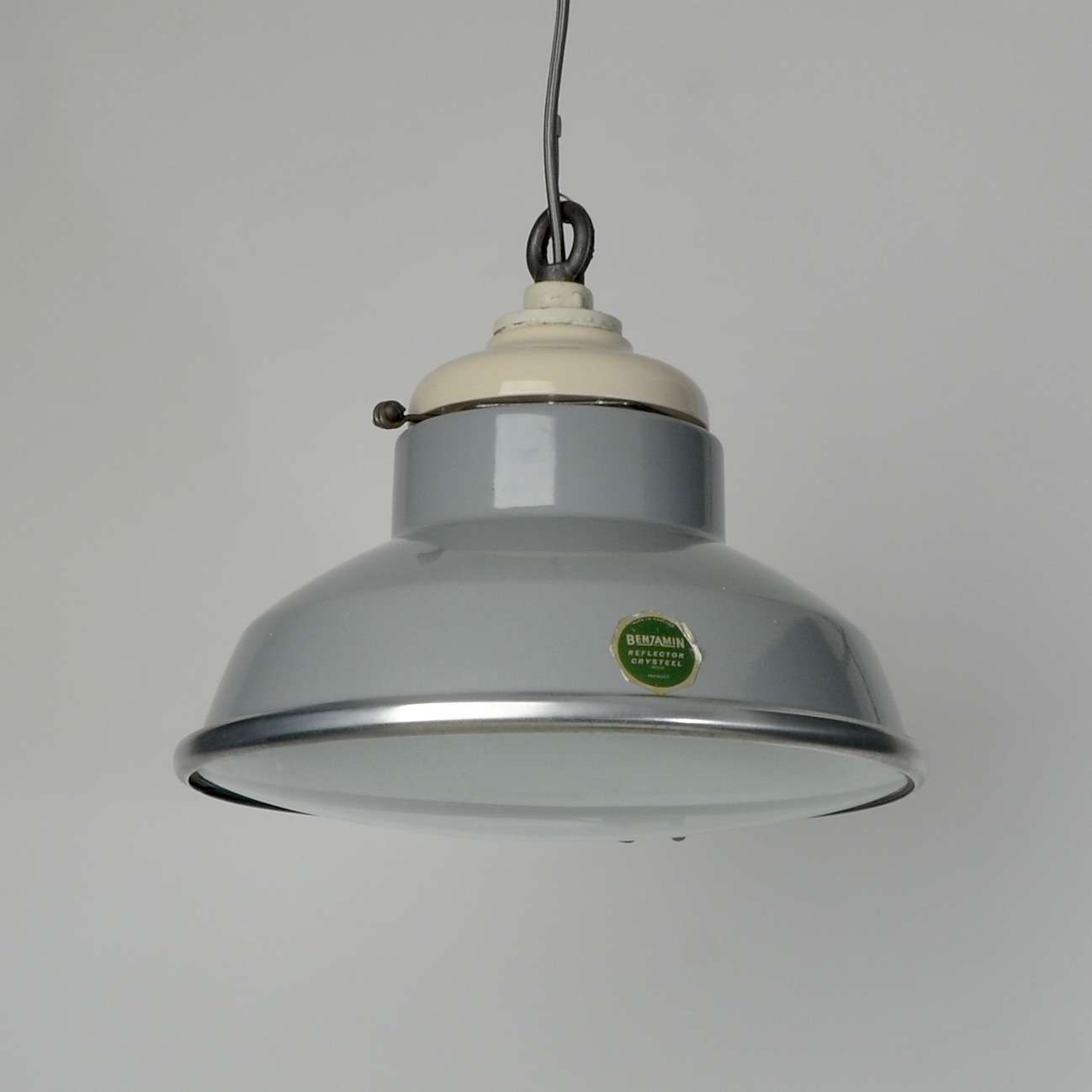 trainspotters-lighting-vintage-benjamin-reflector-crysteel-pendant